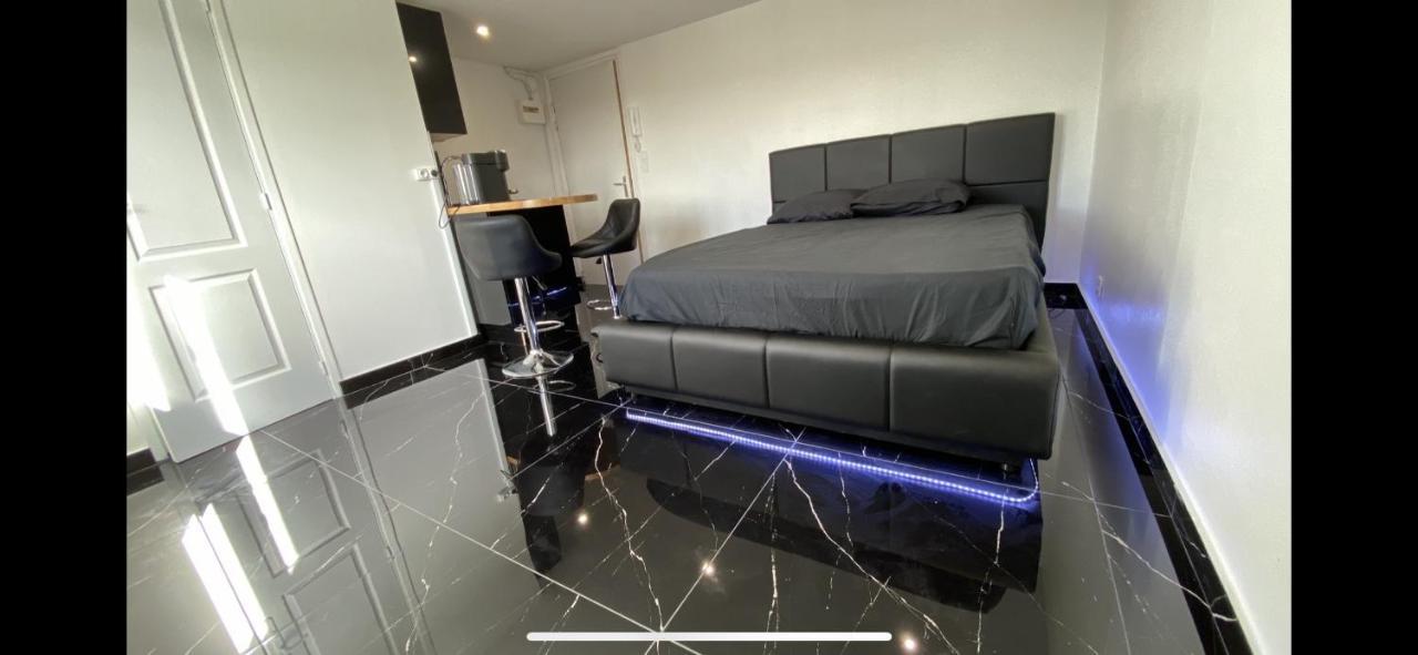Bella Vita - Studio Tout Equipe - Tv Netflix - Centre Ville 100M- Gare 50M - Basilique 200M Lisieux Εξωτερικό φωτογραφία