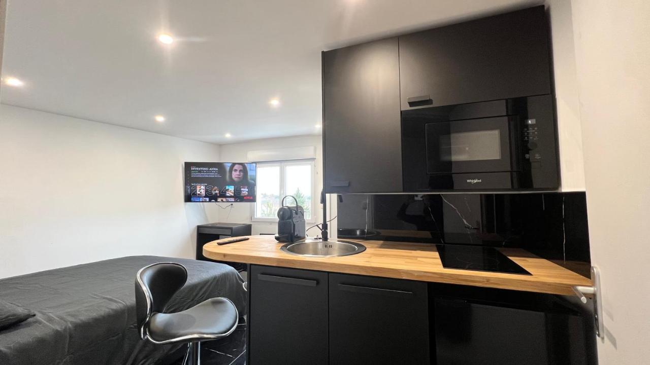 Bella Vita - Studio Tout Equipe - Tv Netflix - Centre Ville 100M- Gare 50M - Basilique 200M Lisieux Εξωτερικό φωτογραφία